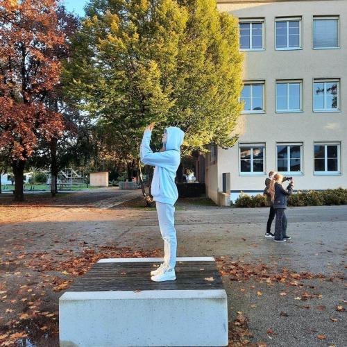 Unsere Schule in der Herbstlandschaft